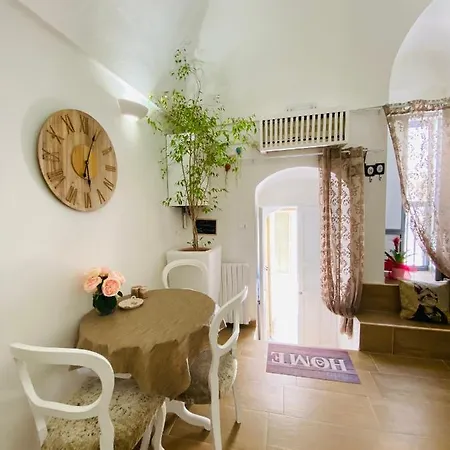 Civico 27 * Остуни