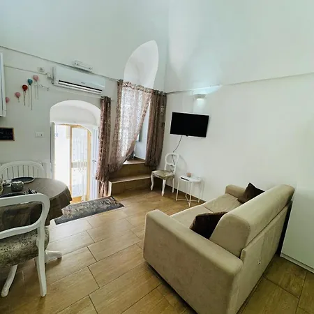 Civico 27 Остуни